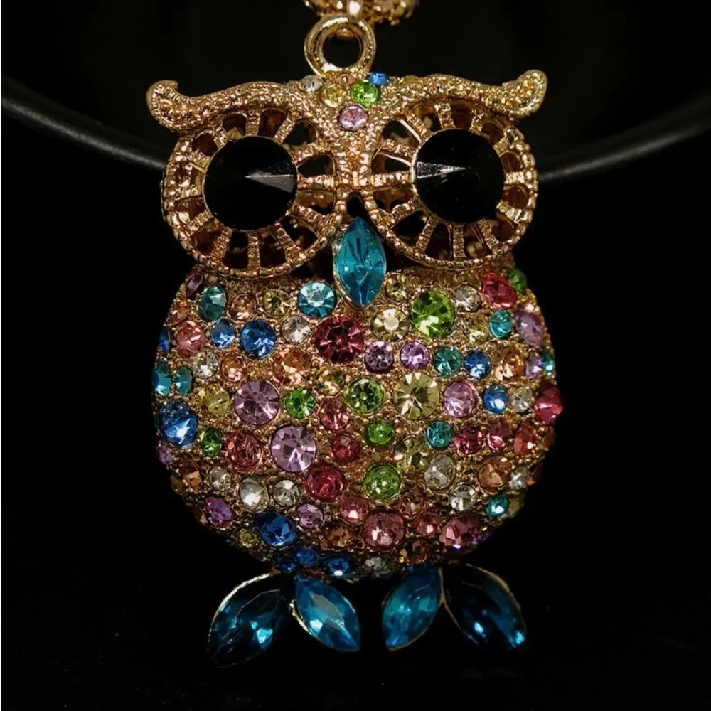 💙 NEW Betsey Johnson stunning & sparkling owl necklace 💙